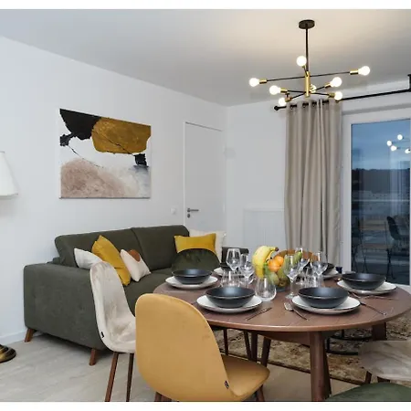 Chic 3 Pieces Avec Parking Et Terrasse A 35min De Paris Apartment *